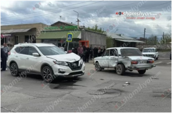 Նորապատում բախվել են «Nissan Rogue»-ը ու «ՎԱԶ 2106»-ը․ հիվանդանոց տեղափոխված 6 հոգուց 4-ն անչափահասներ են